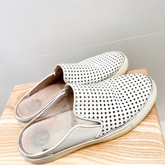 Wishbone white mesh slide on shoes - Picture 7 of 10